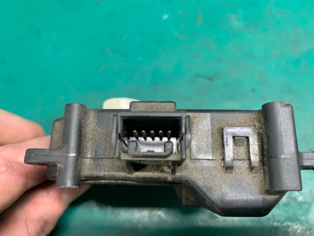 8710607140 | Моторчик заслінки пічки TOYOTA AVALON 05-12 - Фото 4