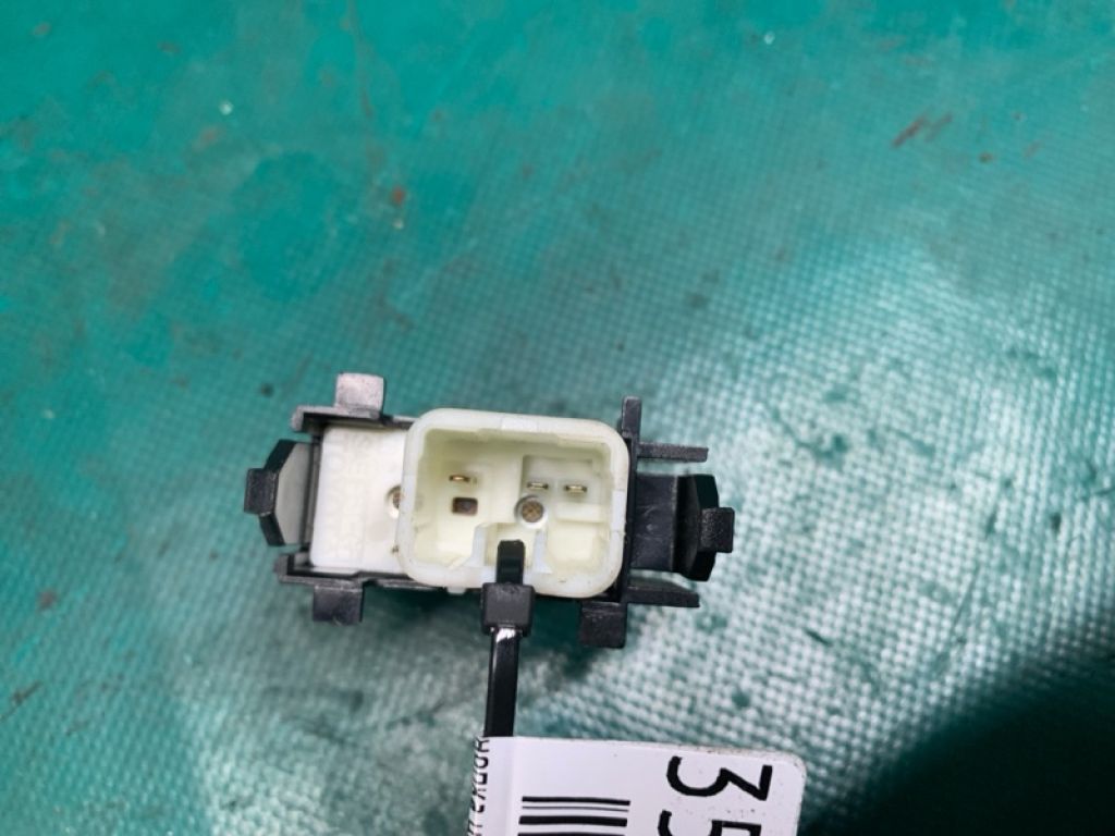 84930AA020 | Кнопка центрального замка передн. прав. TOYOTA AVALON 05-12 - Фото 3