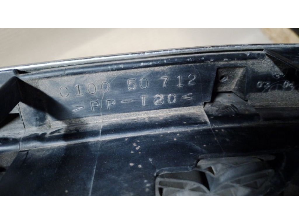 C100-50-710C | Решітка радіатора MAZDA PREMACY 98-03 - Фото 4