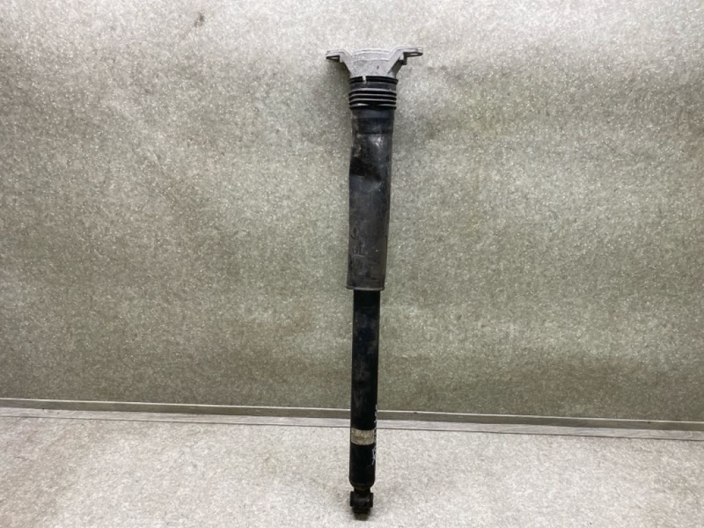 DGH9-28-700A | Амортизатор задн. MAZDA CX-30 19-