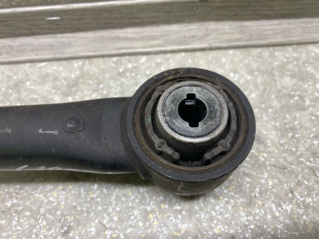 DG9Z-5K898-A | Рычаг задней подвески поперечный нижний FORD FUSION 14- - Фото 3