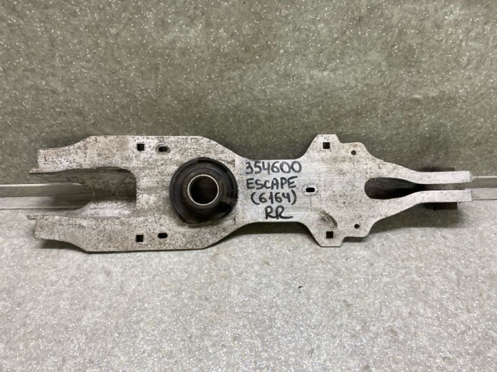 LX6Z-5500-F | Важіль задньої підвіски нижній поперечний FORD ESCAPE 19 -