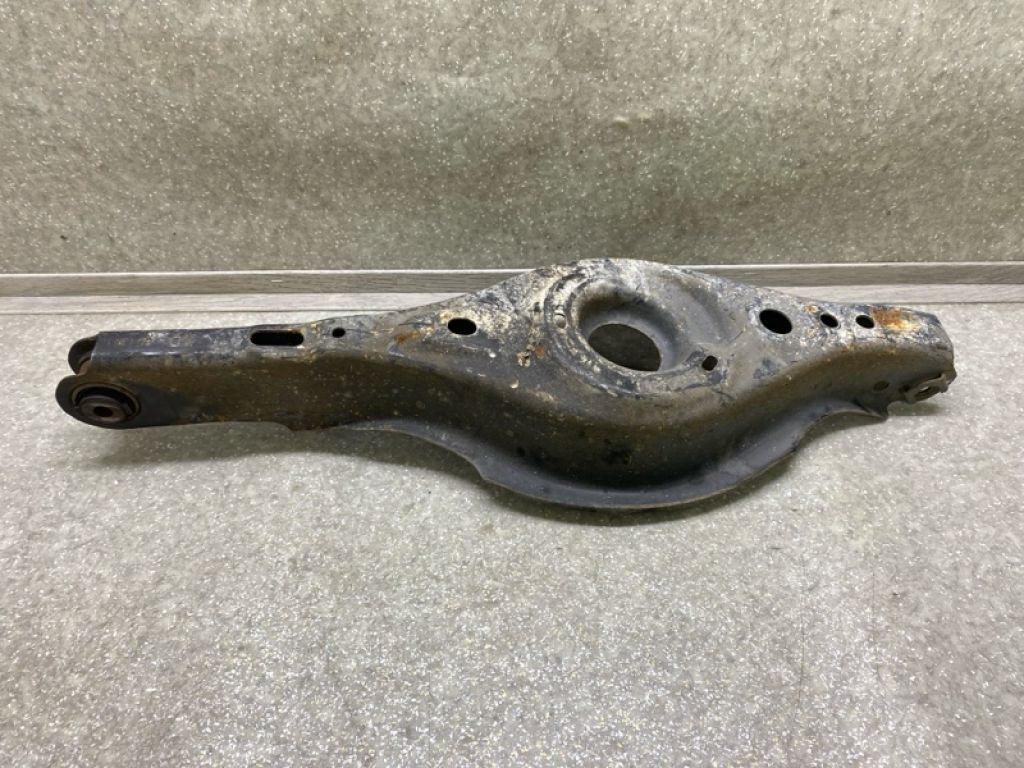 KD35-28-300 | Важіль задньої підвіски нижній поперечний прав. MAZDA CX-5 (KF) 16-21 - Фото 2