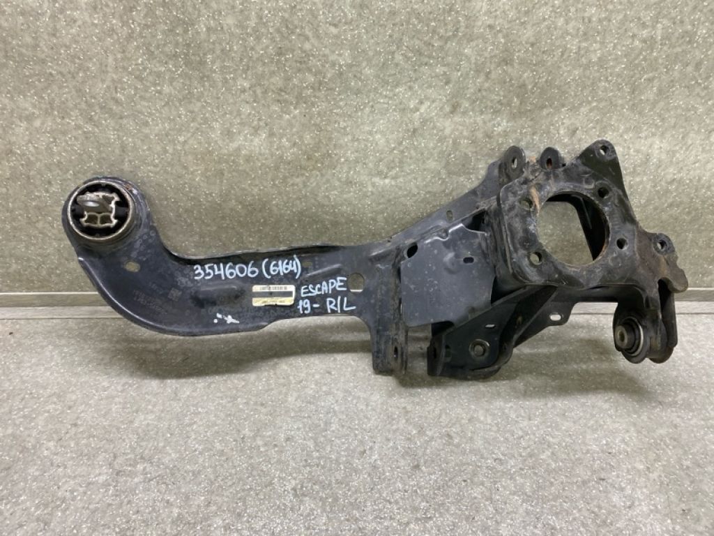 LX6Z-5A969-D | Важіль задньої підвіски поздовжній лів. FORD ESCAPE 19 -