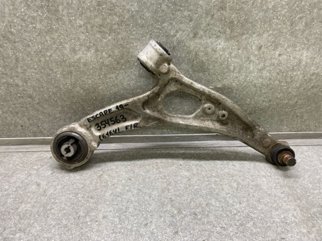 LX6Z-3078-B | Важіль передньої підвіски нижній прав. FORD ESCAPE 19 -