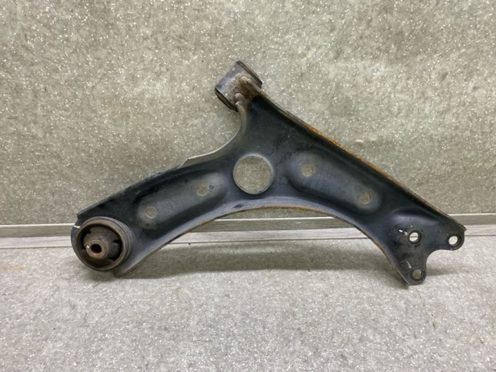 54500-F2000 | Важіль передньої підвіски нижній лів. HYUNDAI ELANTRA AD 16- - Фото 2