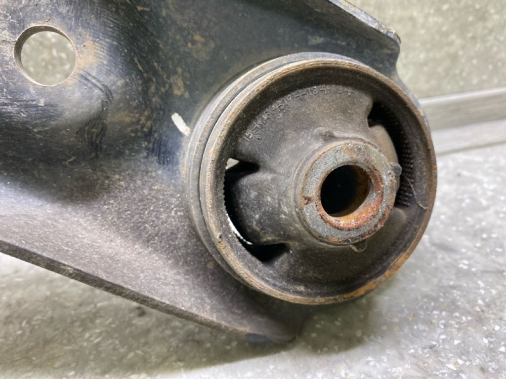 54501-F2000 | Важіль передньої підвіски нижній прав. HYUNDAI ELANTRA AD 16- - Фото 3