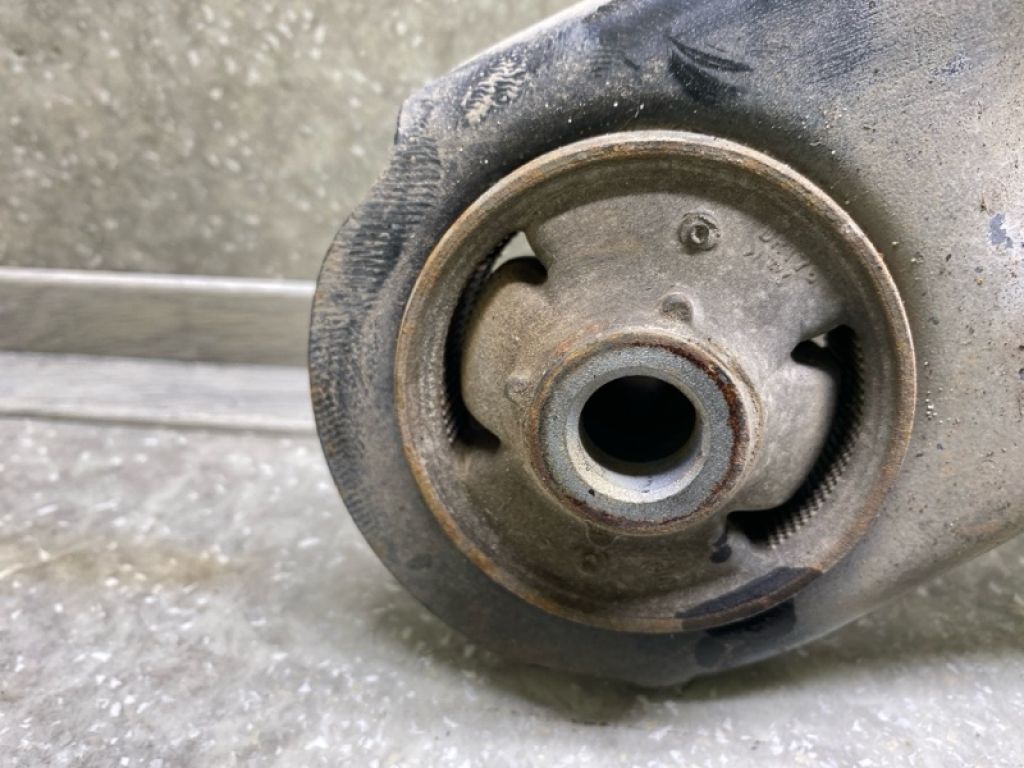 54501-F2000 | Важіль передньої підвіски нижній прав. HYUNDAI ELANTRA AD 16- - Фото 4