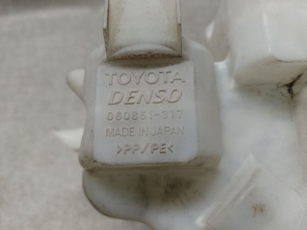 85315-47140 | Бачок омивача передн. TOYOTA PRIUS - 30 09-17 - Фото 5