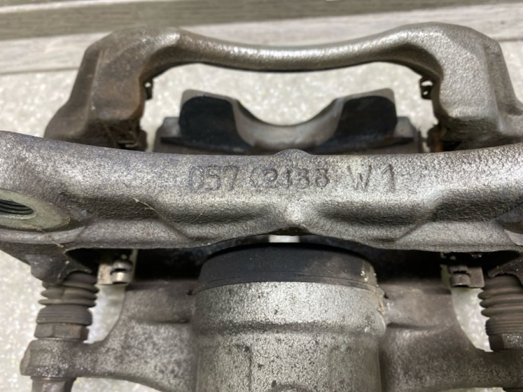 B4Y0-33-99ZC | Супорт гальмівний передн. лів. MAZDA 3 BM 13-19 - Фото 6