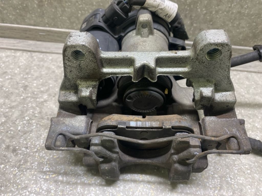 DG9Z-2553-C | Супорт гальмівний задн. лів. FORD FUSION 14- - Фото 3