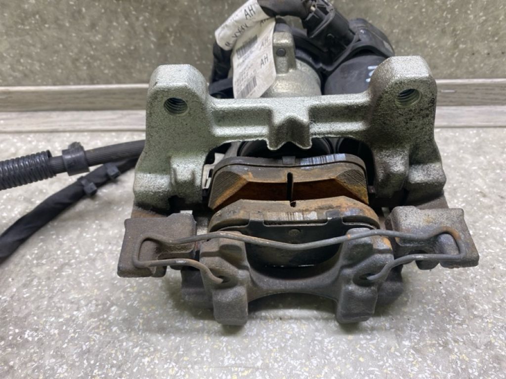 DG9Z-2552-C | Супорт гальмівний задн. прав. FORD FUSION 14- - Фото 4