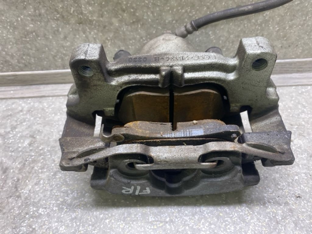 DG9Z-2B120-A | Супорт гальмівний передн. прав. FORD FUSION 14- - Фото 4