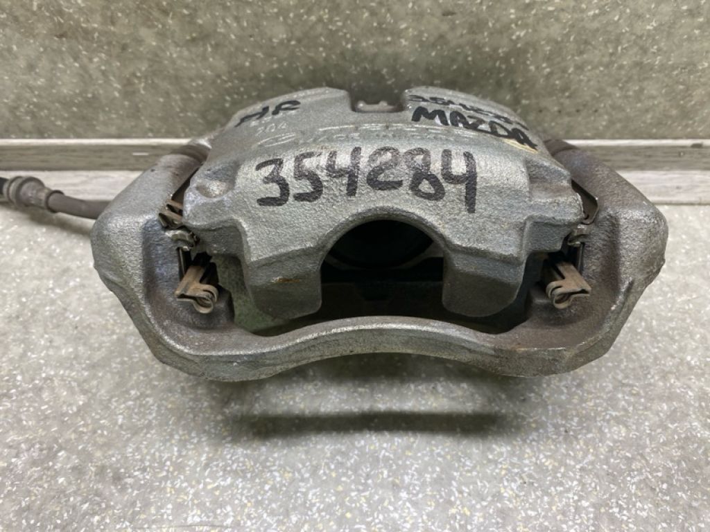B4Y0-33-98ZC | Супорт гальмівний передн. прав. MAZDA 3 BM 13-19 - Фото 2