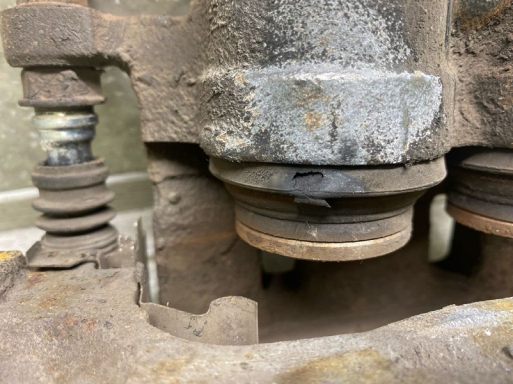 26292AG050 | Суппорт тормозной передн. лев. SUBARU TRIBECA B9 05-07 - Фото 5