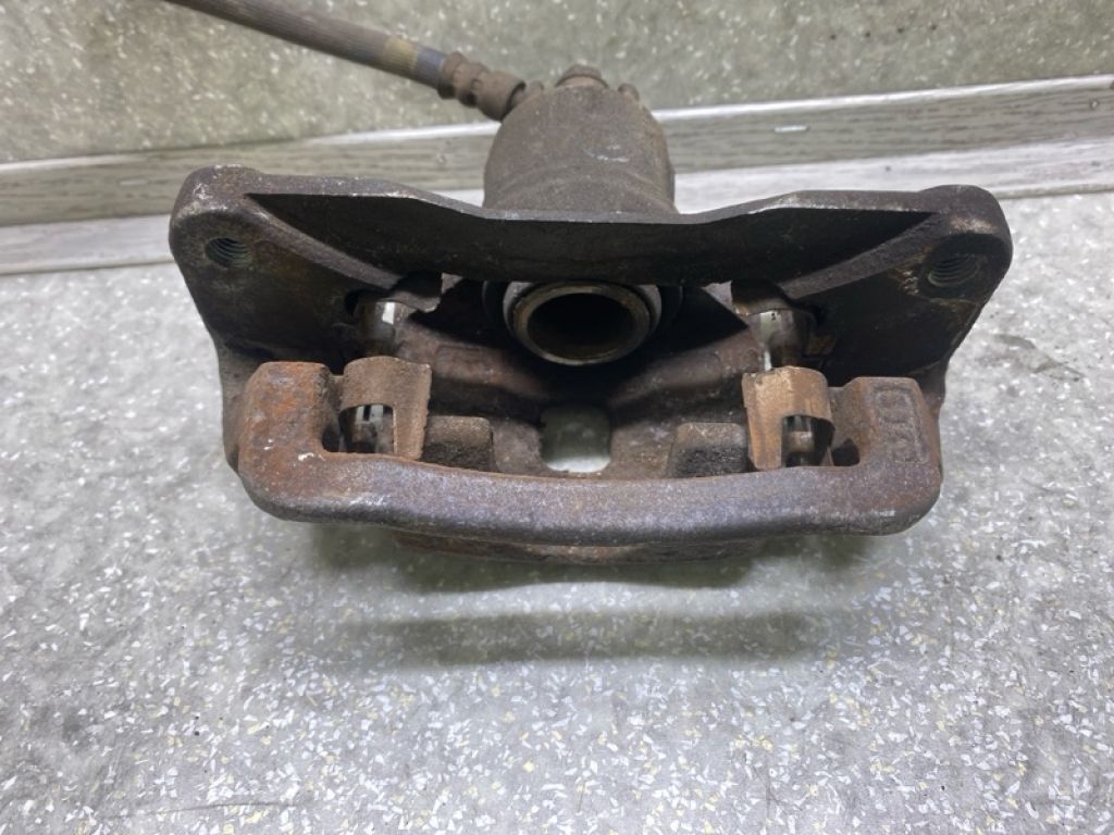 26692FE020 | Супорт гальмівний задн. прав. SUBARU FORESTER SG 02-07 - Фото 3