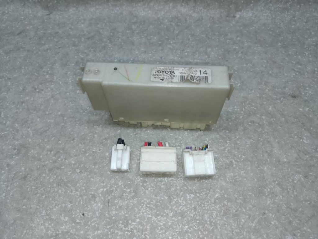 82641-47090 | реле TOYOTA PRIUS - 30 09-17