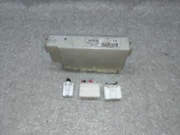реле TOYOTA PRIUS - 30 09-17