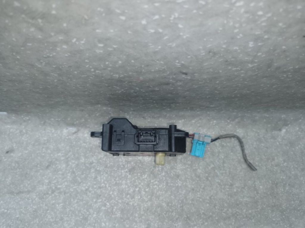 87106-42100 | Моторчик заслонки печки TOYOTA PRIUS - 30 09-17 - Фото 3