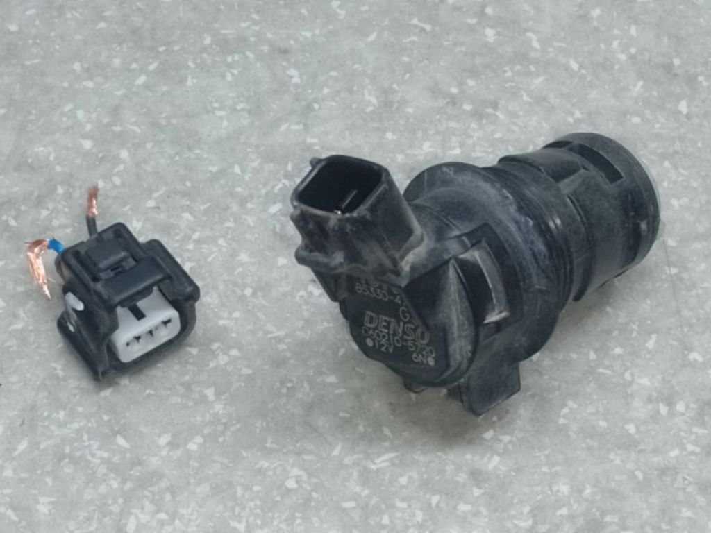 85330-47010 | Насос омывателя стекла передн. TOYOTA PRIUS - 30 09-17
