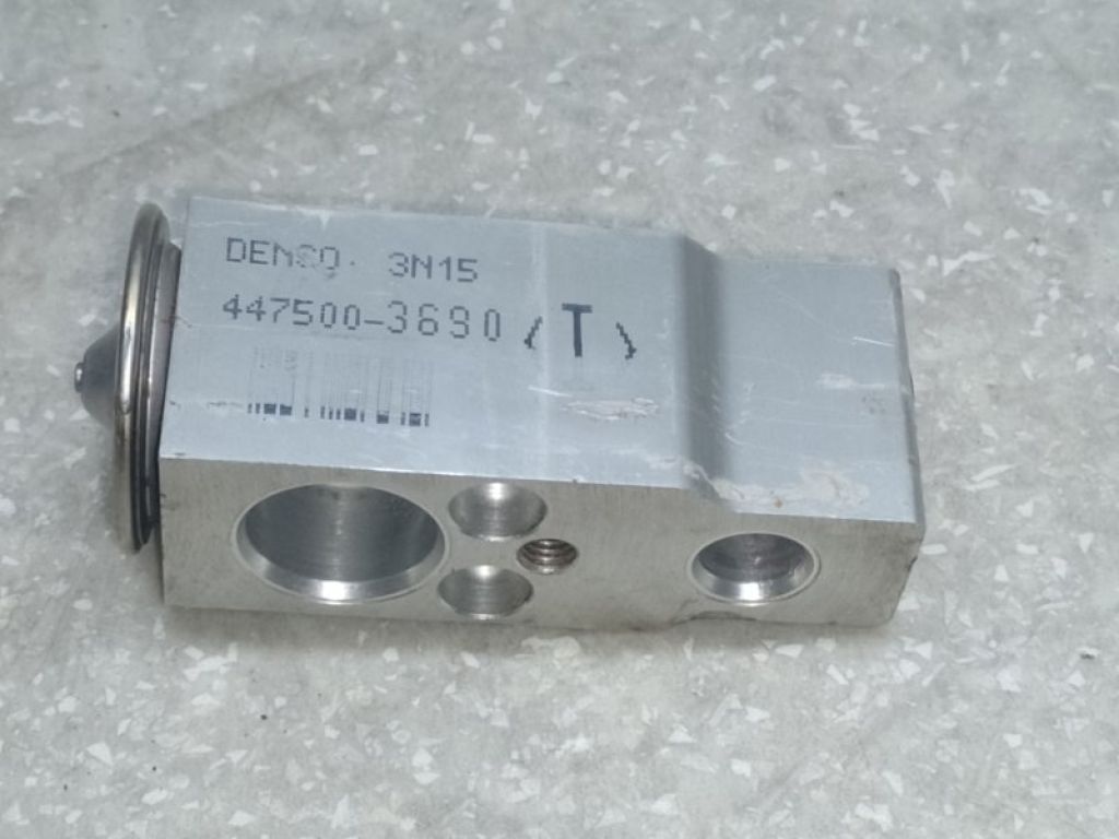 88515-47040 | Клапан кондиционера TOYOTA PRIUS - 30 09-17