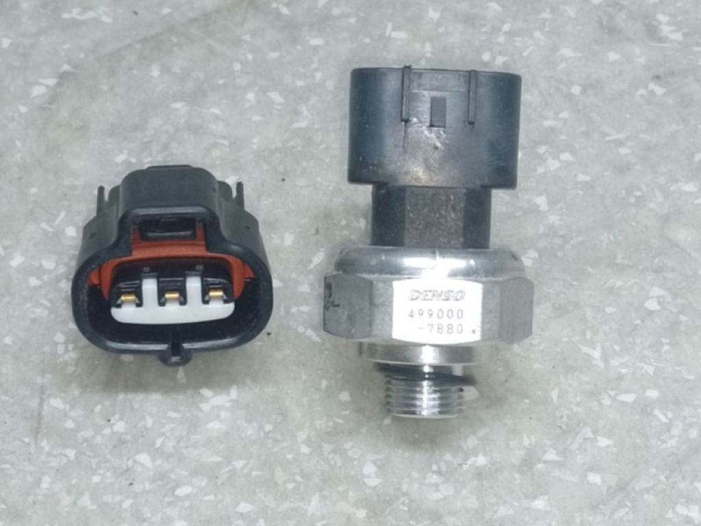 88719-33020 | Датчик давления кондиционера TOYOTA PRIUS - 30 09-17