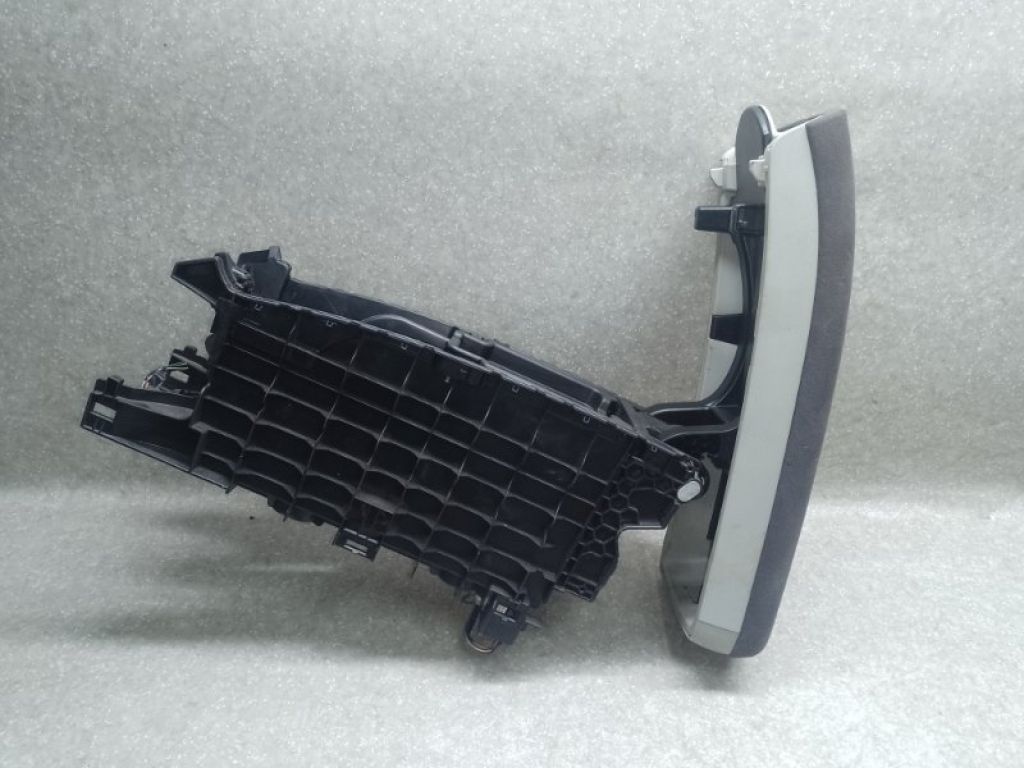 58901-47092-B3 | Подлокотник TOYOTA PRIUS - 30 09-17