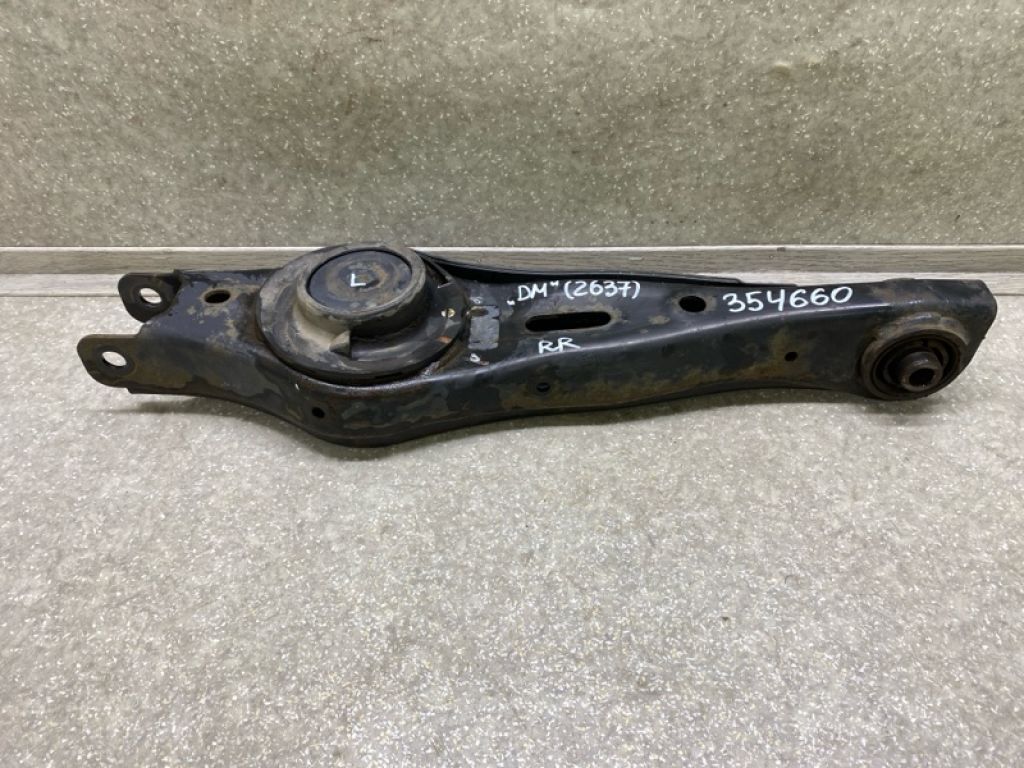 55210-4Z200 | Важіль задньої підвіски нижній поперечний лів. HYUNDAI SANTA FE (DM) 12-18