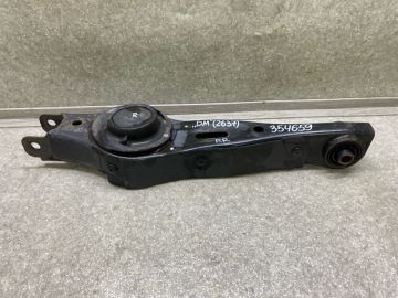 Важіль задньої підвіски нижній поперечний прав. HYUNDAI SANTA FE (DM) 12-18