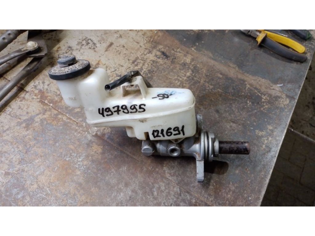 Головний гальмівний циліндр TOYOTA CAMRY 50 12-15