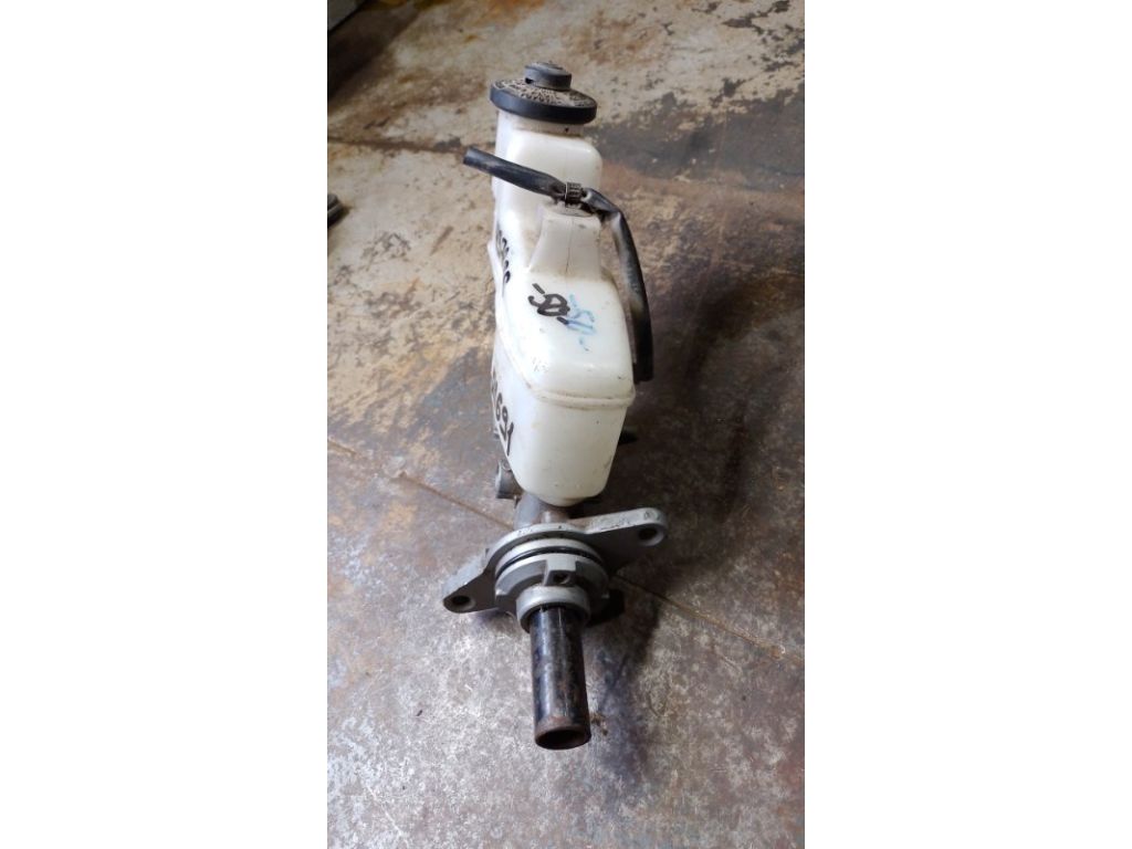 Головний гальмівний циліндр TOYOTA CAMRY 50 12-15 - Фото 3