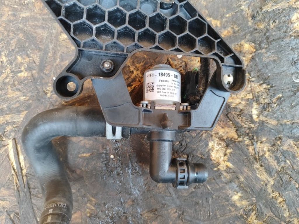 F1FZ-18495-C | Кран пічки FORD ESCAPE 12-19 - Фото 2