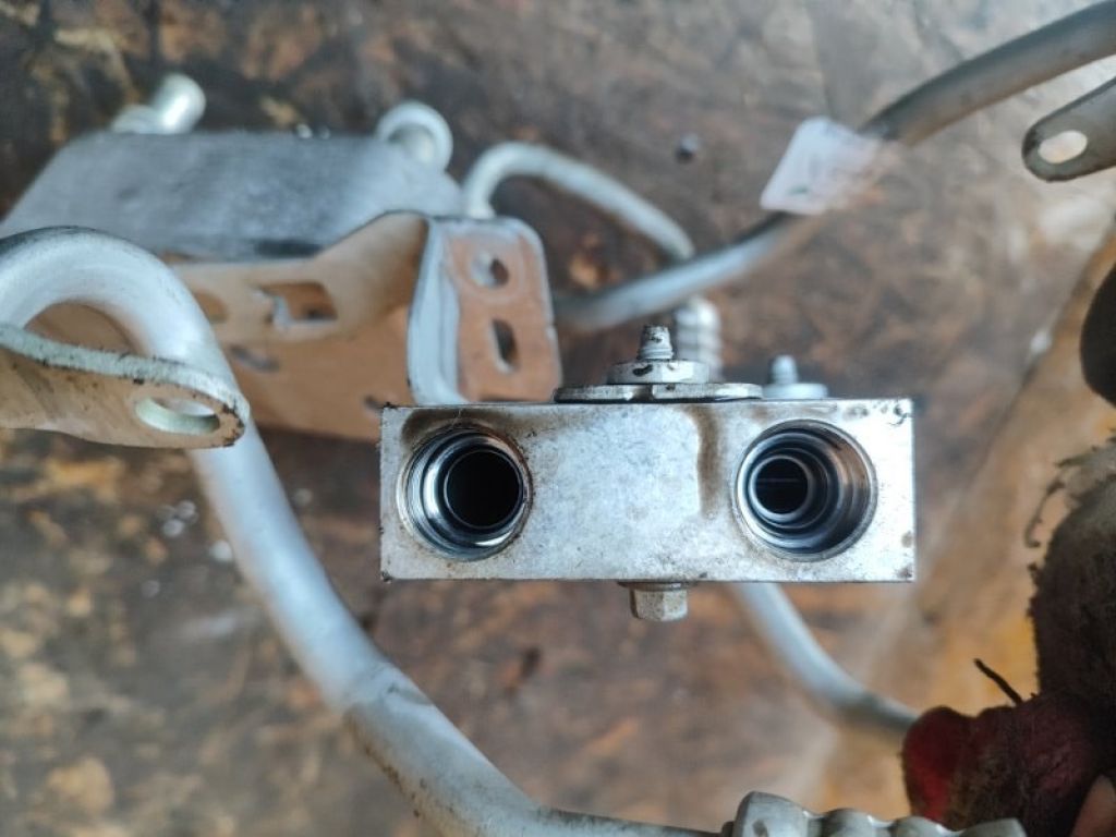 F1FZ-7A095-D | Теплообмінник АКПП FORD ESCAPE 12-19 - Фото 5