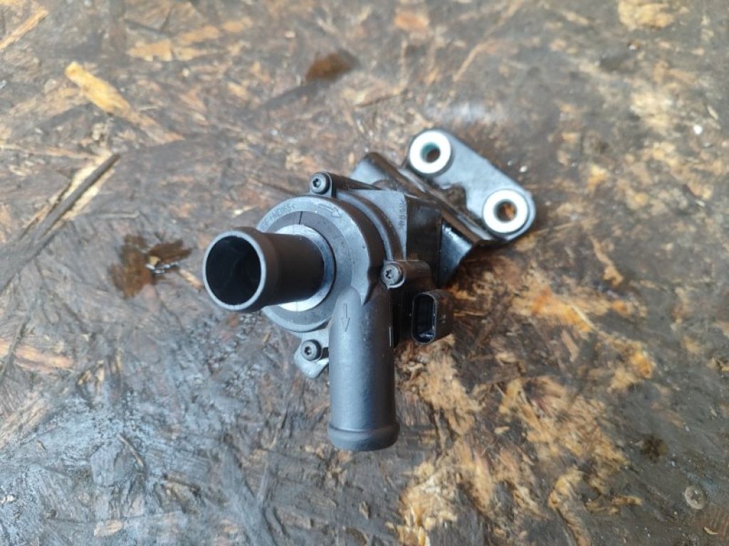 DS7G-8C419-CB | Помпа охолодження електрична FORD ESCAPE 12-19 - Фото 2