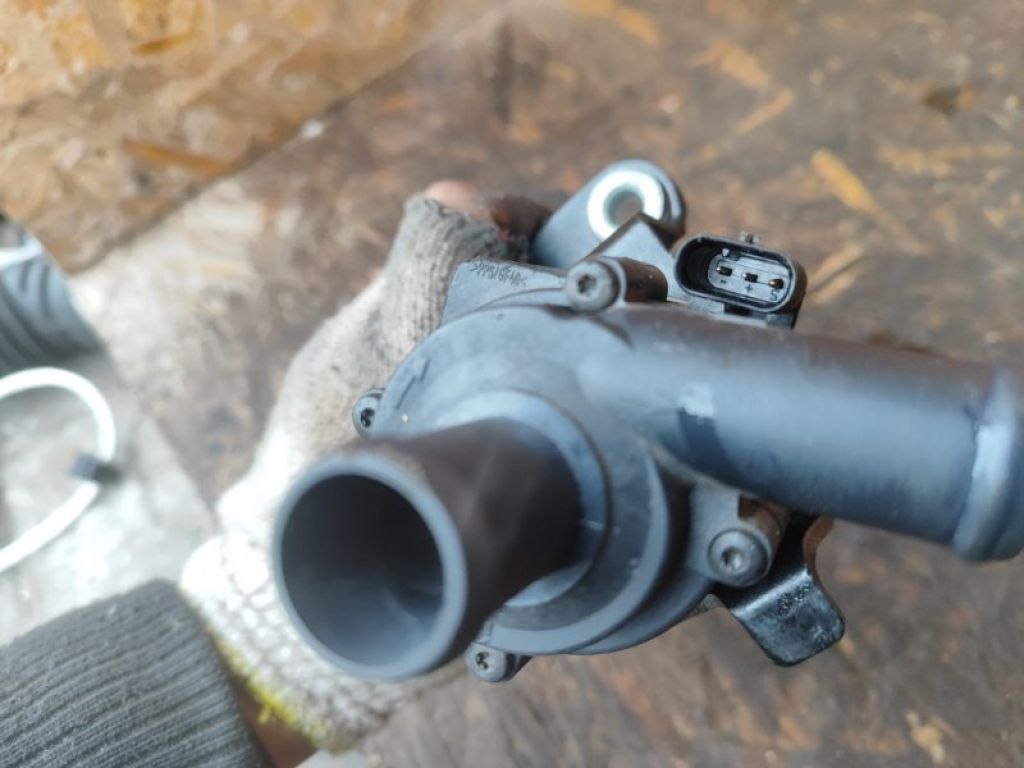 DS7G-8C419-CB | Помпа охолодження електрична FORD ESCAPE 12-19 - Фото 6