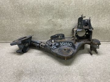 Важіль задньої підвіски поздовжній прав. NISSAN X-TRAIL/ROGUE T32 13-20