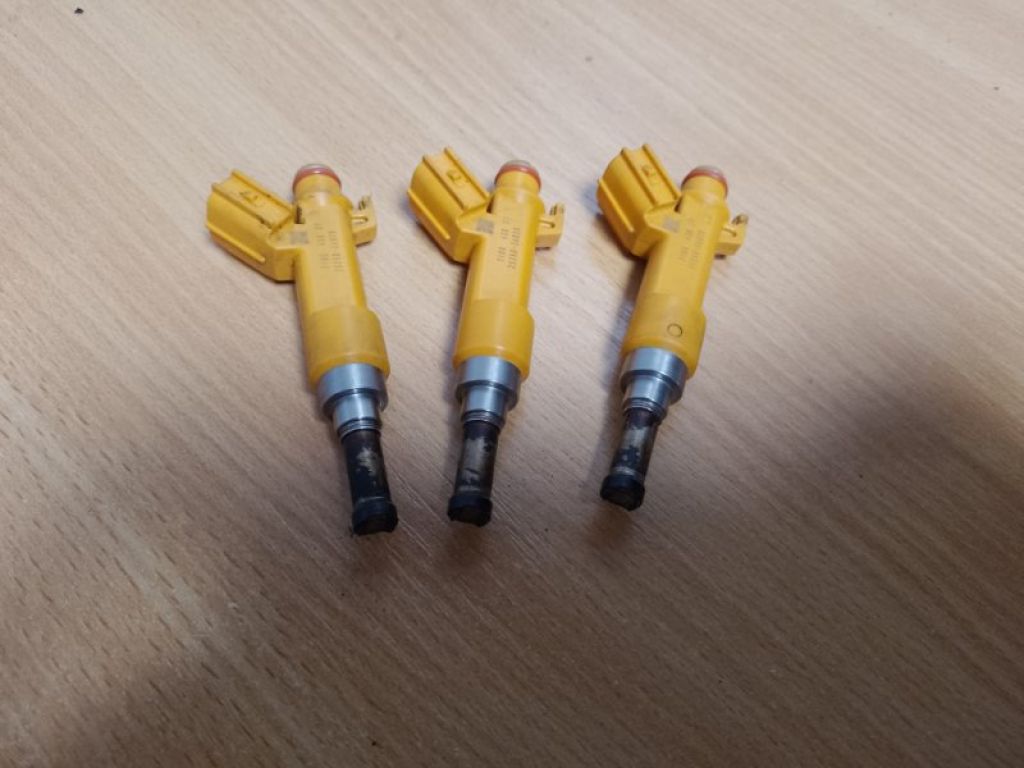 23209-39275 | Форсунка паливна LEXUS NX 14-21