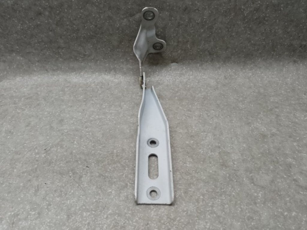 60170-TZ3-A00ZZ | Петля капоту лів. ACURA TLX 14-17