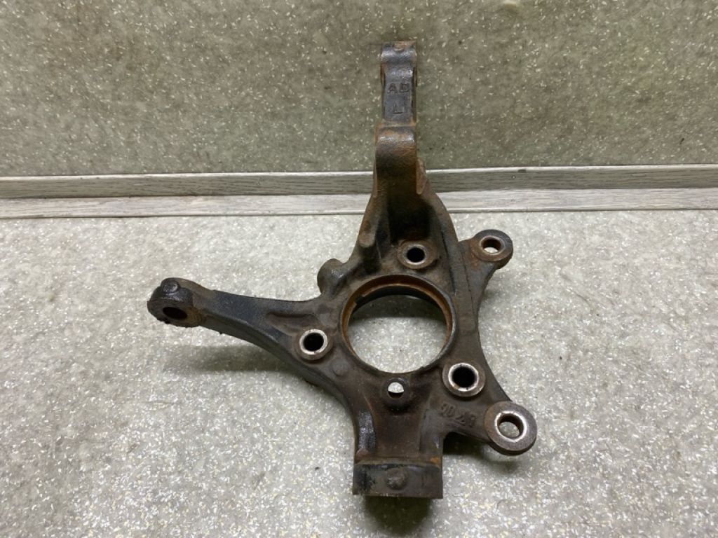 51715-F2000 | Кулак поворотний лів. HYUNDAI ELANTRA AD 16- - Фото 2