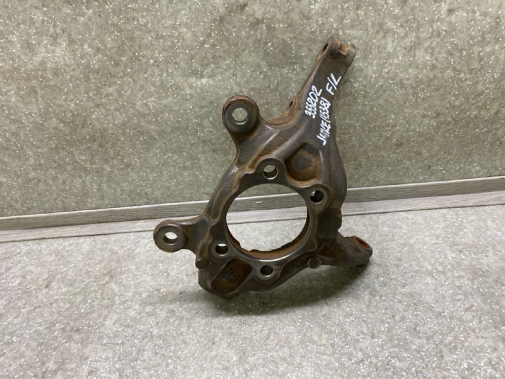 40015-1KA1A | Кулак поворотный лев. NISSAN JUKE 10-19