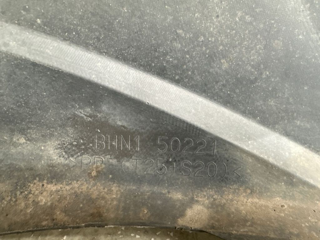 BHN1-50-221ABB | Бампер задній MAZDA 3 BM 13-19 - Фото 13