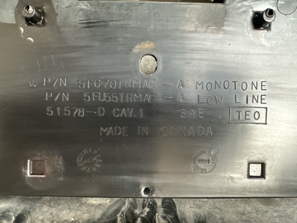 5012011AA | Бампер задній DODGE DURANGO 98-03 - Фото 9