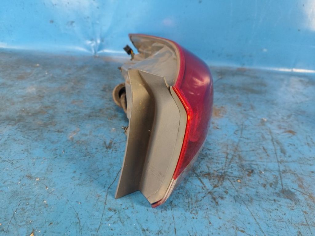 92402-F3000 | Фонарь наружный прав. HYUNDAI ELANTRA AD 16- - Фото 4