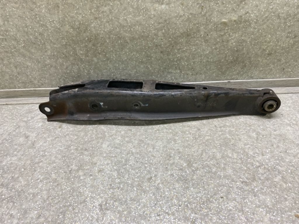 20250FG042 | Важіль задньої підвіски нижній поперечний прав. SUBARU FORESTER 12-19