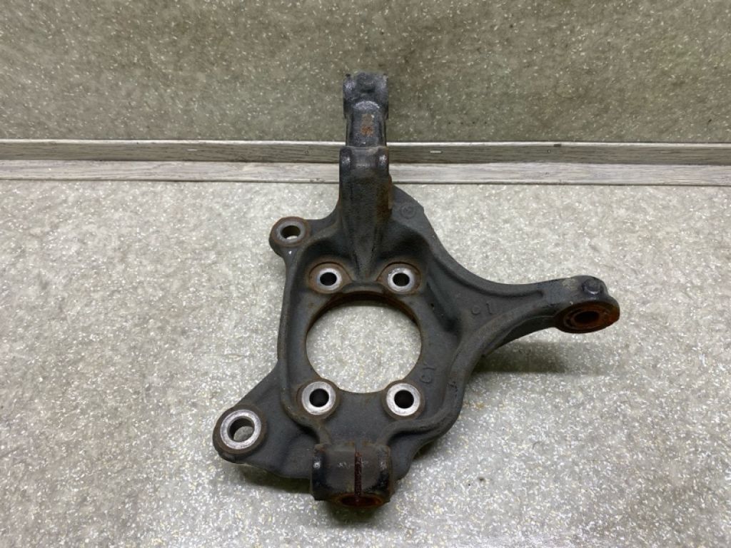 B45A-33-021 | Кулак поворотний прав. MAZDA 3 BM 13-19 - Фото 2