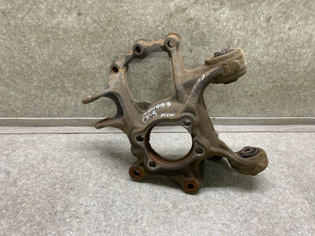 KB7W-26-11XA | Цапфа прав. MAZDA CX-5 (KF) 16-21