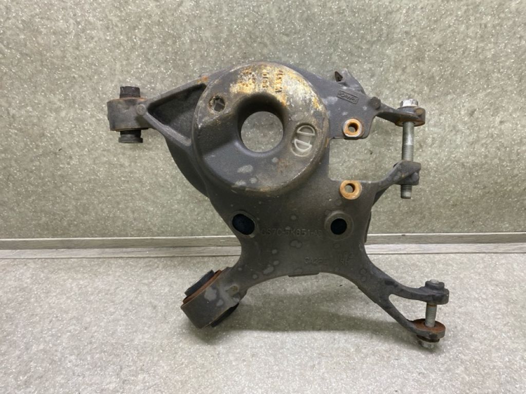 GS7Z-5500-N | Важіль задньої підвіски нижній поперечний прав. FORD FUSION 14-