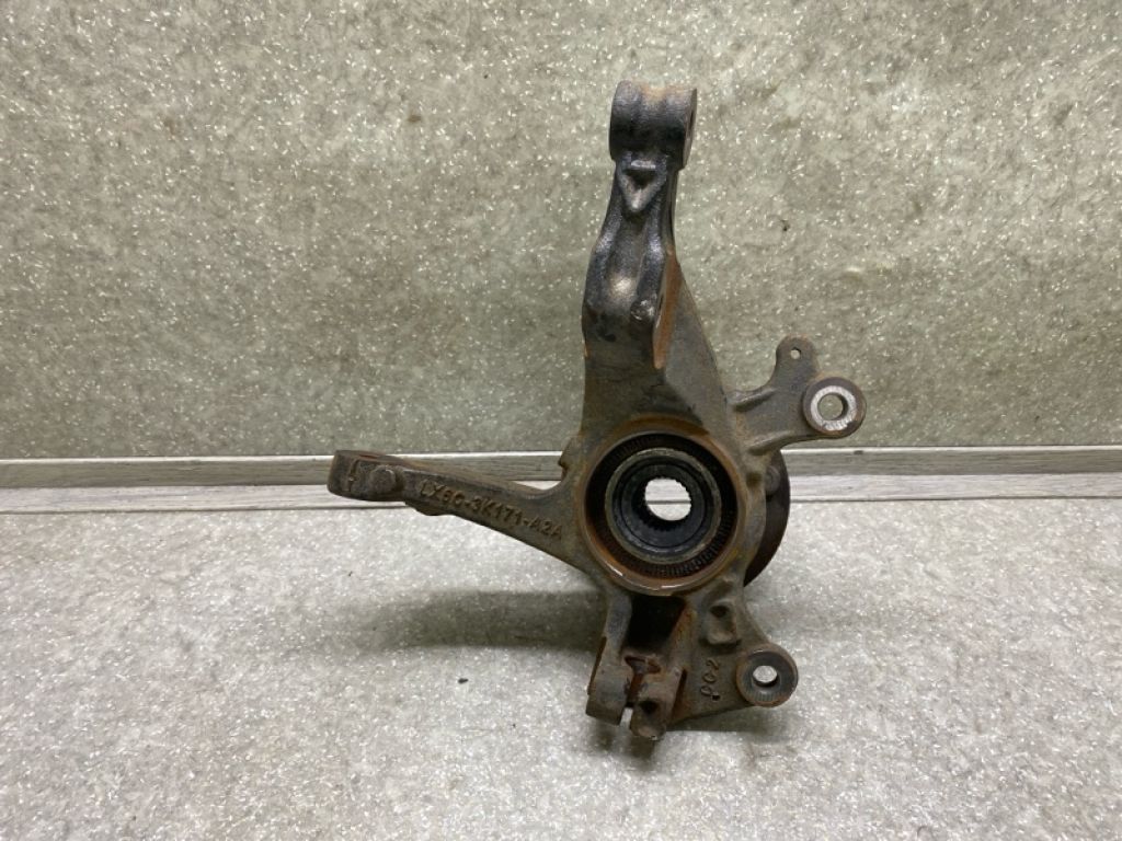 LX6Z-3K186-B | Кулак поворотний лів. FORD ESCAPE 19 -