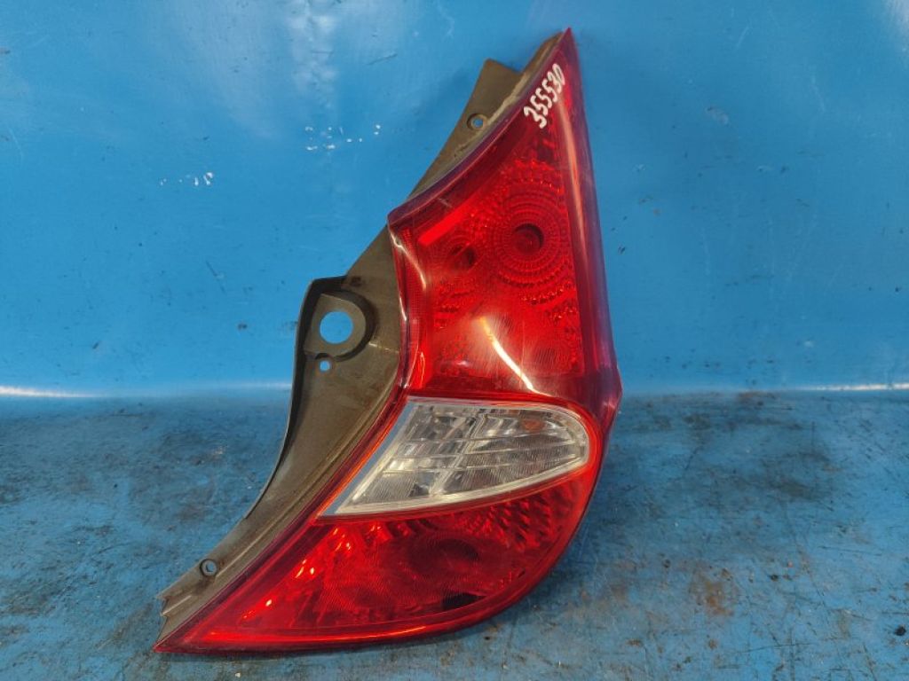 92402-1R210 | Фонарь наружный прав. HYUNDAI ACCENT RB 10-