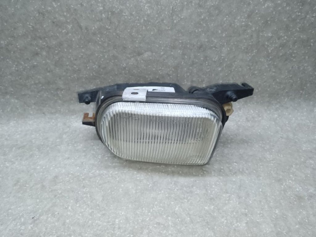 A 215 820 06 56 | Противотуманная фара прав. MERCEDES C-CLASS W203 00-07 - Фото 2